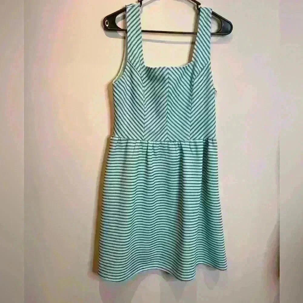 Alya from Francesca’s Sz L Knee-Length Sleeveless Sundress
